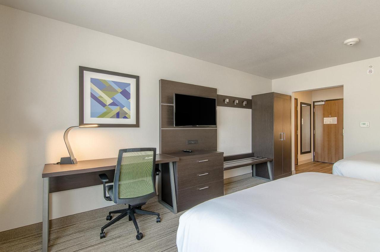 Holiday Inn Express & Suites - Atchison By Ihg Exterior foto