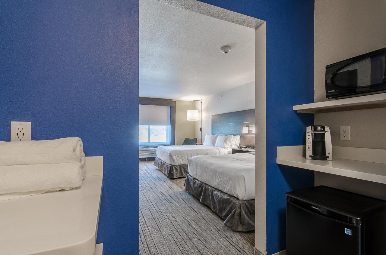 Holiday Inn Express & Suites - Atchison By Ihg Exterior foto