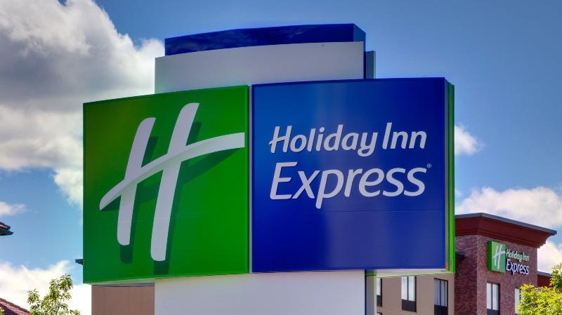 Holiday Inn Express & Suites - Atchison, An Ihg Hotel Exterior foto